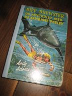 Adams: Biff Brewster og mysteriet med de karibiske perler. Bok nr 8, 1963.