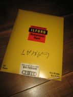 ILFORD Photographic Paper, Multigrade MG 26K, 13*18 cm, 60 tallet. Åpna, men med noe innhold. 