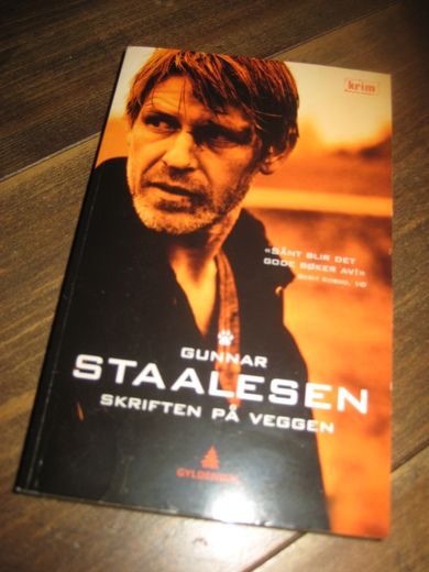 STAALESEN GUNNAR: SKRIFTEN PÅ VEGGEN 2010