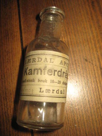 LÆRDAL APOTEK Kamferdråper 1951
