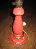 Lampefot i tre dekorert ca 24 cm høg 40-50 tallet