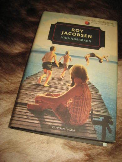 JACOBSEN, ROY: VDUNDERBARN. 2009.