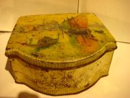 En gammel boks med lokk