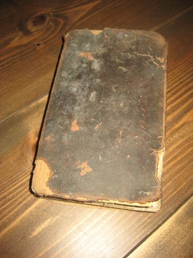 Gammel religiøs bok fra 1875. Første sida er borte, så tittel mangler.