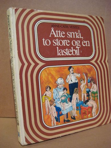 VESTLY Åtte små to store og en lastebil 1974