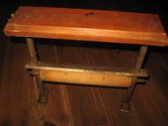 Til din pakkedisk i din gamle krambod ca 30 cm brei noe for deg?