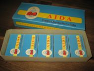 Stor, strøken pakke med 5 esker AIDA Stahlsicherheitsnadelen, 50 tallet. 