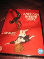 AMERICAN HORROR STORY. THE COMPLETE FIRST SESSION. 18 ÅR,