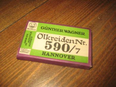 Eske med brukt innhold Ølkreiden nr 590/7 Fargestifter fra 40-50 tallet