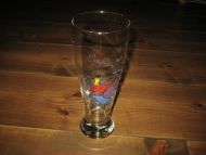 Stort ølglass med tekst: World's greatest drinker