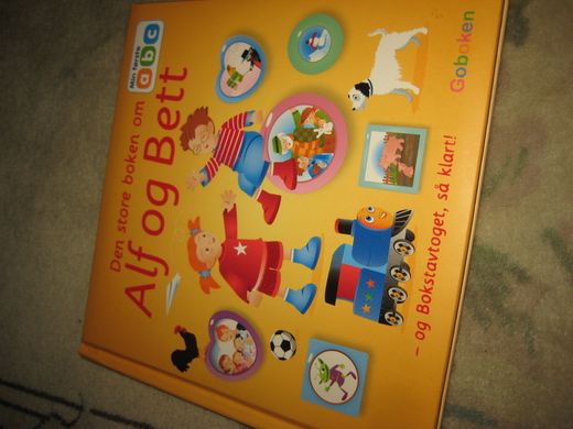 Den store boken om Alf og Bett - og bokstavtoget så klart 2010