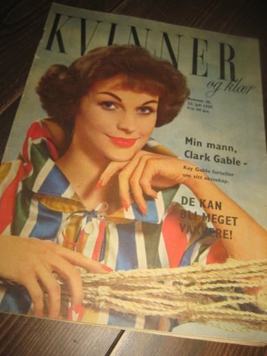 1959 nr 030 KVINNER og klær