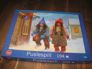 PUSLESPILL fra Damm & Sønn, nr 104, Månetoppen, 2002.