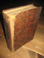 Gammel religiøs bok på 926 sider, beklagelegvis er første sida borte, så eg veit hverken tittel eller årstall. Truleg lengt nede på 1800 tallet.