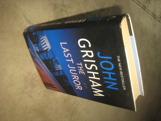 GRISHAM JOHN: THE LAST JUROR 2004