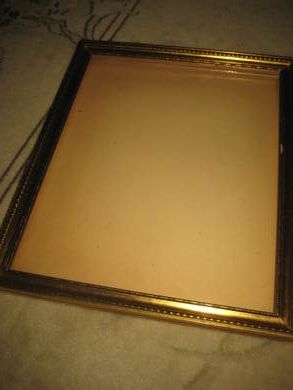 Gammel bilderamme med glass klar til innramming Ca 27*32 cm stor Dette er ramme nr 35