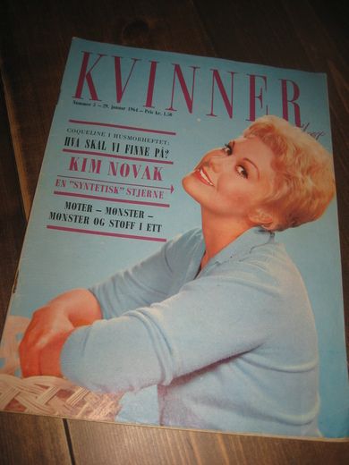 1964 nr 005 KVINNER og klær