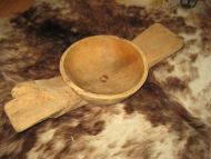 Gammelt gardsredskap brukt ved ysting dekorativt og pent 1800 tallet