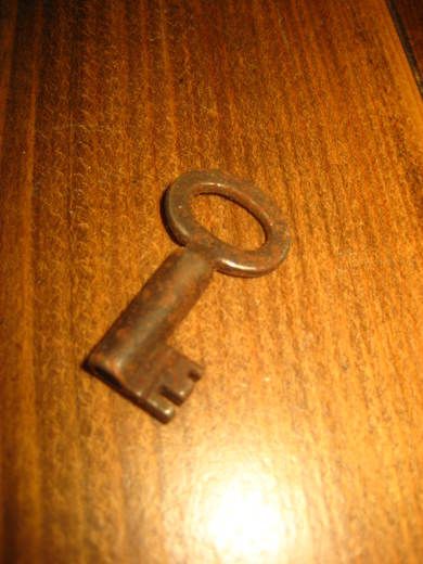 Gammel nøkkel, ca 4 cm lang. 50 tallet.