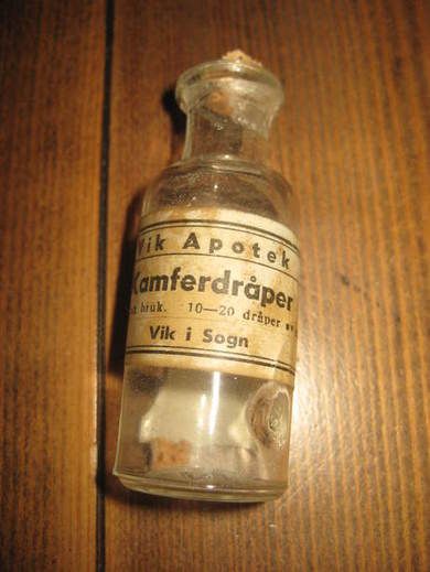 Vik Apotek Vik i Sogn Kamferdråper 2 des 1945