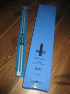 Eske med ubrukt innhold 1 sett a 2 strikkepinner 35 cm nr 6 fra NOVI 70-80 tallet