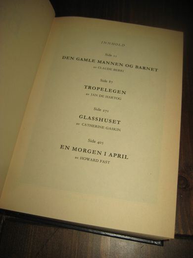 Meget pen bok fra Det Beste, 4 bøker i en, sjå bildet for innhold. 