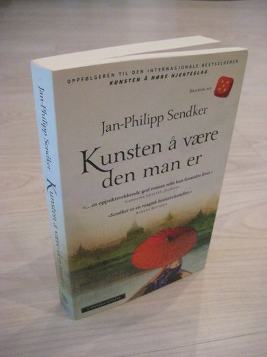 SENDKER: Kunsten å være den man er. 2015.