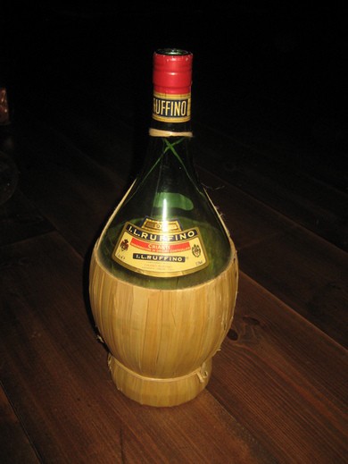 Flaske, RUFFINO, ca 34 cm høg. 
