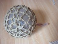 Stor kavlkule fra gamle dager brukt til garnfiske i gamle dager Blank ca 15 cm i diameter liten ubetydleg sprekk