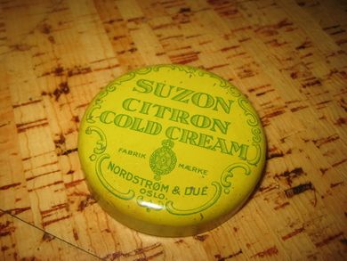 Blikklokk fra NORDSTRØM & DUE OSLO SUZON CITRON COLD CREAM