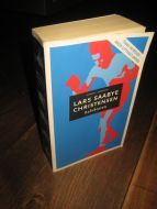 CHRISTENSEN, LARS SAABYE: HALVBROREN. 2008.