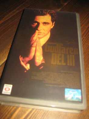 GUDFAREN III 164 MIN 15 ÅR 1990