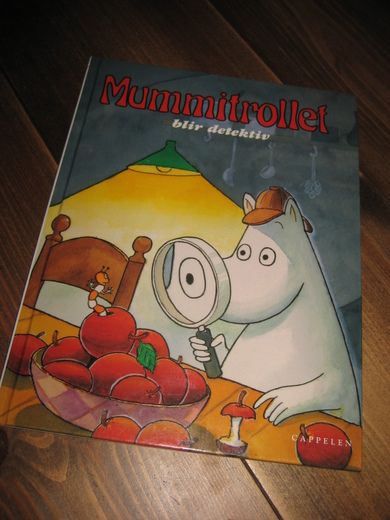 MUMMITROLLET blir detektiv 2003