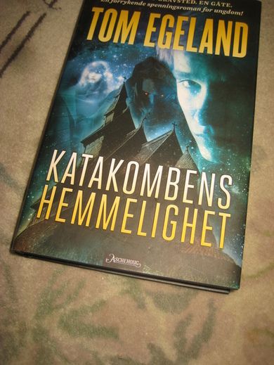 EGELAND TOM: KATAKOMBENS HEMMELIGHET 2013