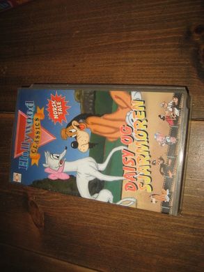 DAISY OG SJARMØREN. 1950-65, 60 MIN.
