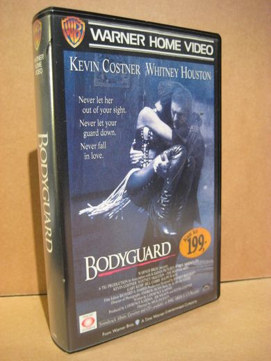 KEVIN COSTNER / WHITNEY HOUSTON: BODYGUARD 1992 15 ÅR 104 MIN