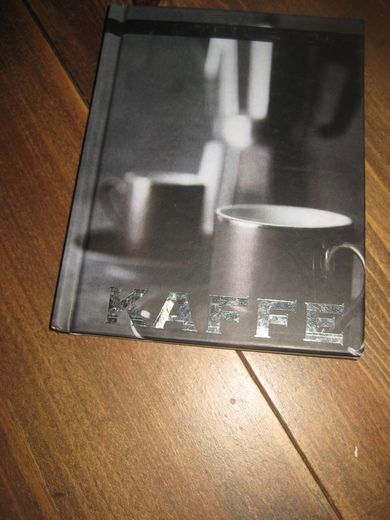 LIVETS GODER. KAFFI. 2000.