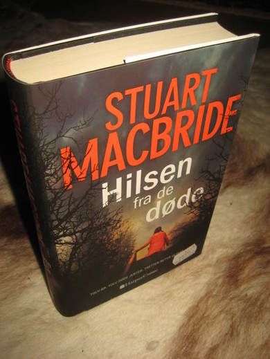MACBRIDE: HILSEN FRA DE DØDE. 2017.