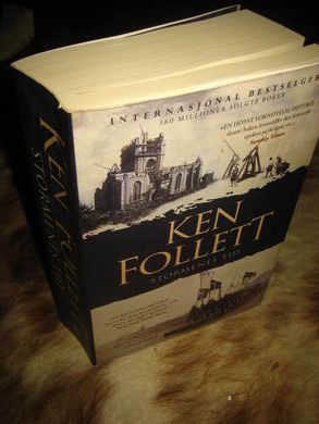FOLLETT, KEN. STORMENES TID. 2020.