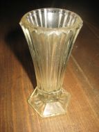 Pen vase i pressglass,  40-50 tallet.