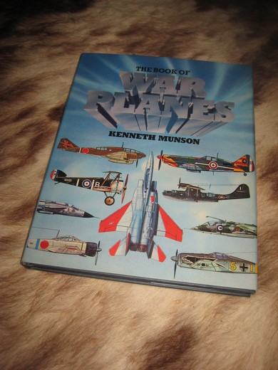 MUNSON: THE BOOK OF WAR PLANES. 1981.