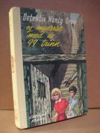 KEENE, CAROLYN: Detektiv Nancy Drev og mysteriet med de 99 trinn. Bok nr 43,