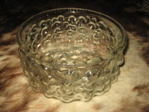 Glass skål, ca 20 cm i diameter, 10 cm høg, 70 tallet. 