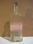 Flaske uten innhold, fra Johansons Fargehandel, MALUNG. 50 tallet.