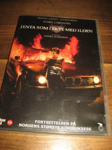 JENTA SOM LEKTE MED ILDEN 2009 124 MIN 15 ÅR