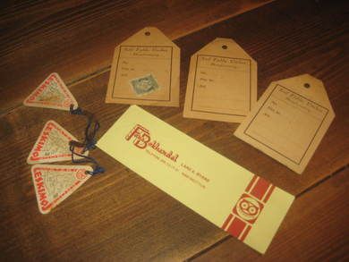 Lot med diverse fra Leif Fjeldes Skoverksted Utvik 40 tallet Samt bokmerke fra Lars Øyrane Nesttun Dette er lot nr 4