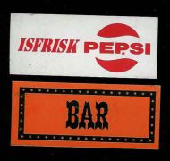 Reklamebrikke for PEPSI med tekst på baksida: BAR