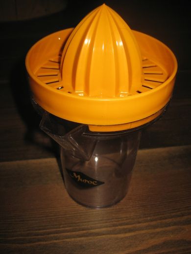 Muroc ubrukt sitronpresse fra eldre dager noe for din samling? Hardplast
