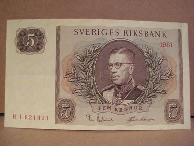 1961 5 KRONOR RI 821491 meget pen seddel med ubetydleg brett