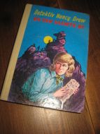 Derw: Detektiv Nancy Drew OG DEN GLEMTE BY Bok nr 56